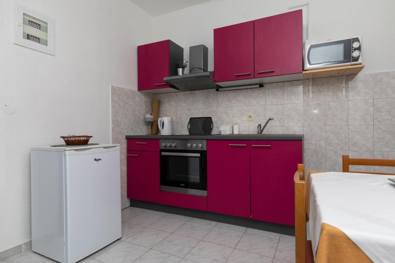 Apartments And Rooms By The Sea Lokva Rogoznica, Omis - 2973 Exterior foto