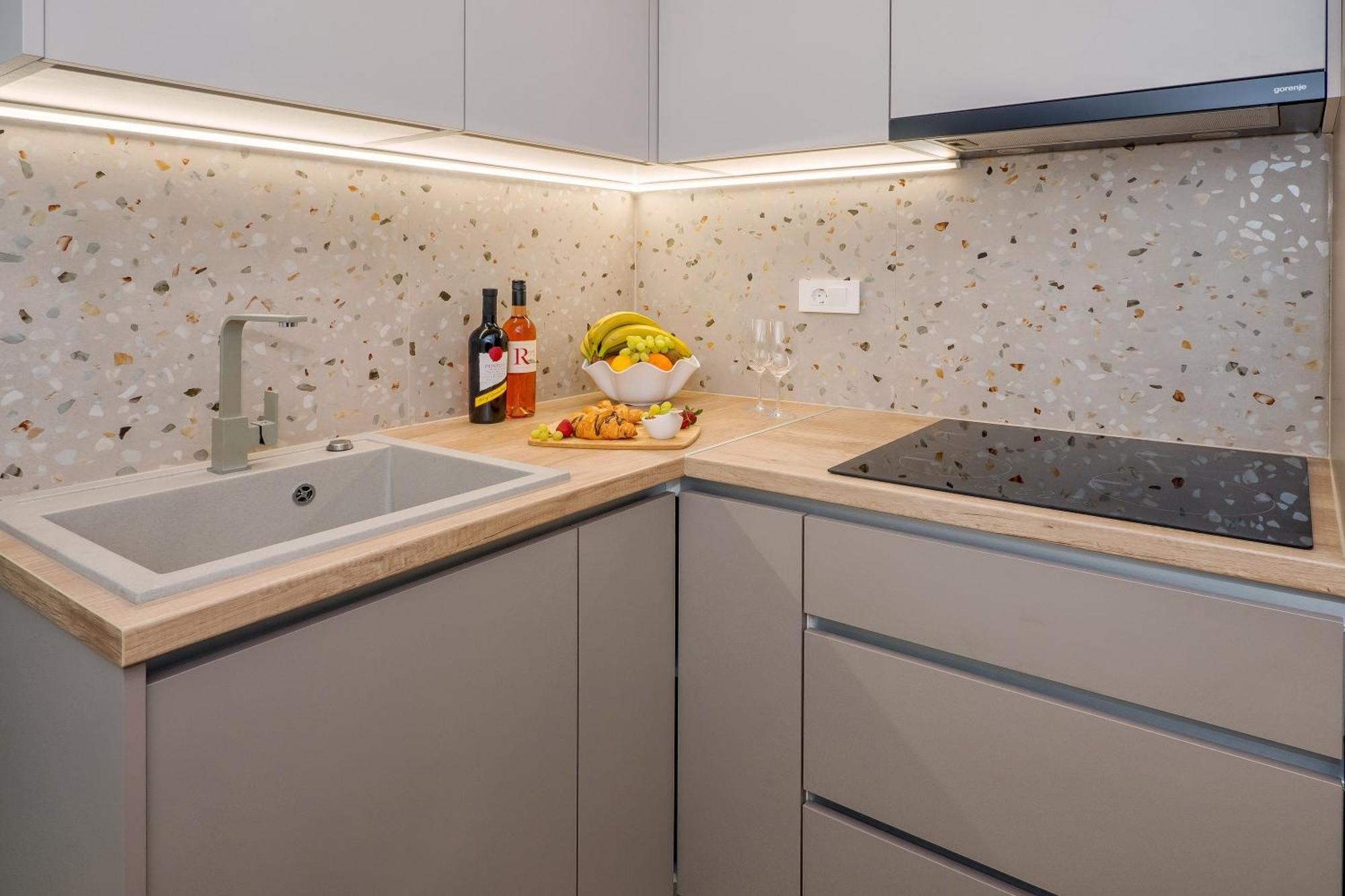 Apartments And Rooms By The Sea Lokva Rogoznica, Omis - 2973 Cameră foto
